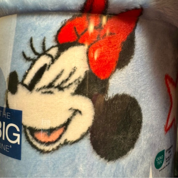 NWT. Disney's Oversized Supersoft Printed Plush Throw. Independence Day theme - Picture 9 of 9